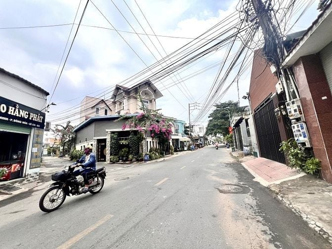 Cần bán nhà cấp 4 mặt tiền đường Đông Minh