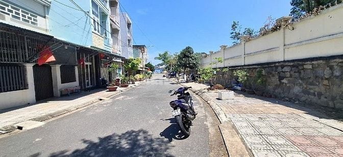 Bán lô TDC Hòn Rớ 1 , xã Phước Đồng , tp. Nha Trang  Diện tích: 66,75 