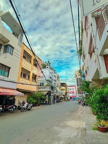 Bán căn góc 2 MT Đoàn Thị Điểm P.1 PN - 4.3x14m - 3 tầng - chỉ 17.5 tỷ