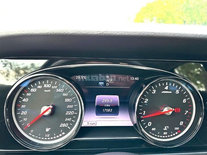 Mercedes Benz E250, sản xuất 2018 Model 2019, chạy 17.000km, hoàn hảo