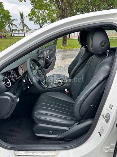 Mercedes Benz E250, sản xuất 2018 Model 2019, chạy 17.000km, hoàn hảo