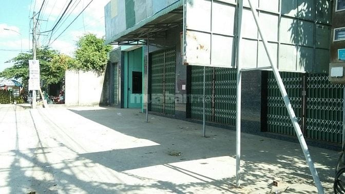 Thuê Kho Xưởng mặt tiền QL1A, dt ~2000m2 có bãi xe, Trạm điện 3 pha