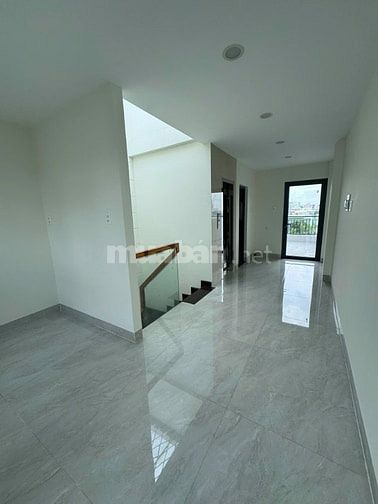 $iêu phẩm lửng 3 lầu Thang Máy 2 MTKD Chợ Lớn, F. 11, Quận 6    