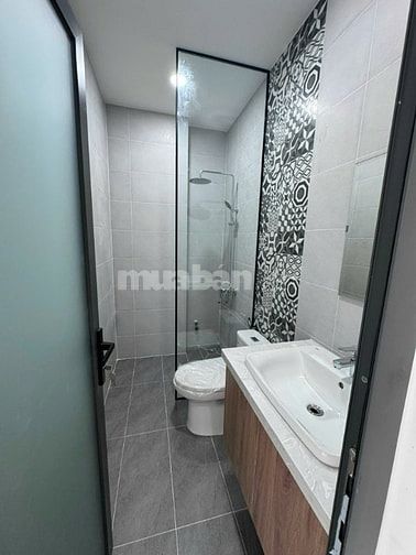 $iêu phẩm lửng 3 lầu Thang Máy 2 MTKD Chợ Lớn, F. 11, Quận 6    