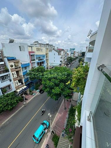 $iêu phẩm lửng 3 lầu Thang Máy 2 MTKD Chợ Lớn, F. 11, Quận 6    