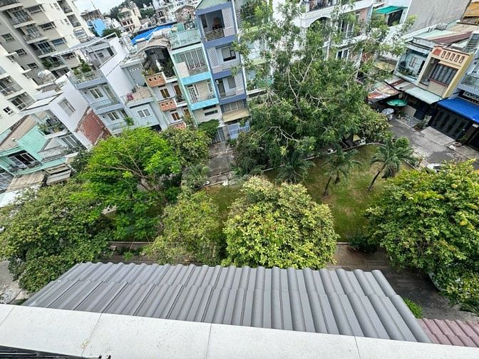 $iêu phẩm lửng 3 lầu Thang Máy 2 MTKD Chợ Lớn, F. 11, Quận 6    