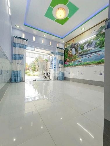 Bán gấp căn nhà 90m2 giá chỉ 2tỷ400 gần chợ Thới Tứ