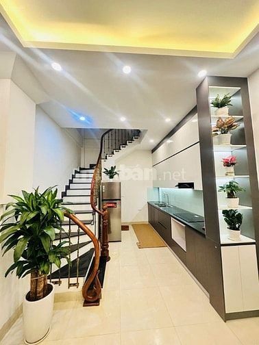 cần bán nhà ở Phố Yên Lãng, đống đa, 80m2 5 tầng giá 8.5 tỷ