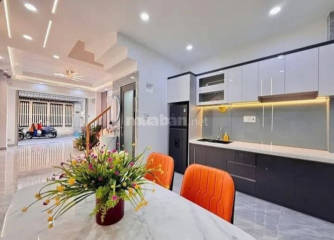 Bán Nhà Tri Ân Nội Thất Đ. LÝ THÁI TỔ DT : 40m2 SHR Sang Tên Nhận Nhà 