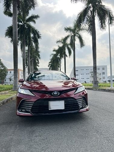 BÁN XE CAMRY 2.0Q CAO CẤP 2022 MÀU ĐỎ