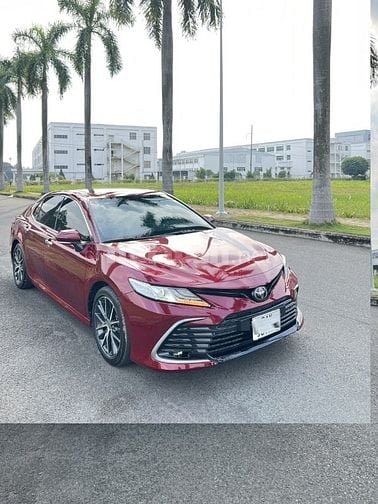 BÁN XE CAMRY 2.0Q CAO CẤP 2022 MÀU ĐỎ