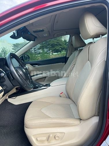 BÁN XE CAMRY 2.0Q CAO CẤP 2022 MÀU ĐỎ