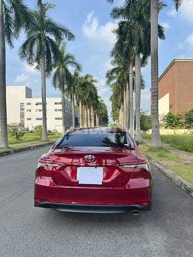 BÁN XE CAMRY 2.0Q CAO CẤP 2022 MÀU ĐỎ