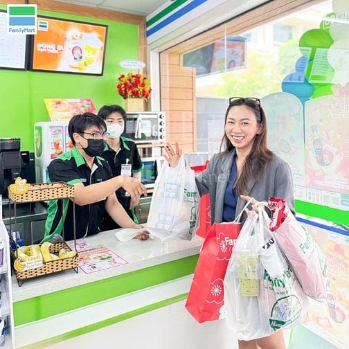 Việc Làm Cho Người Lớn Tuổi Và Sinh Viên Partime Tại FAMILY MART HCM