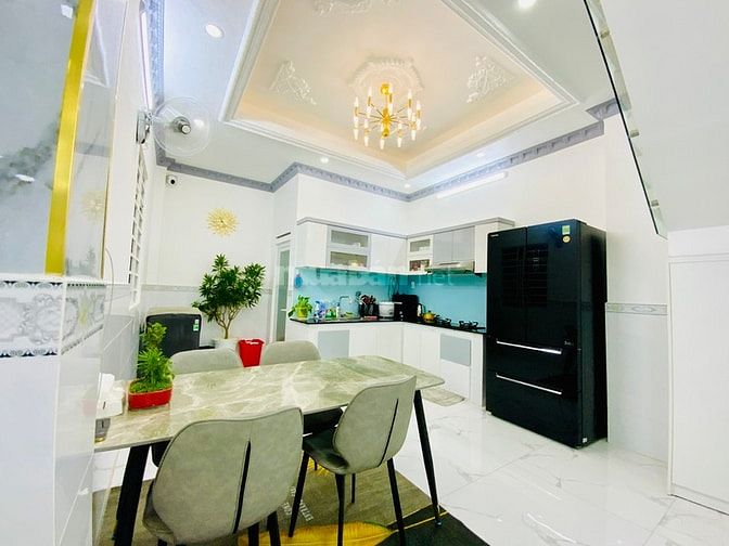 Bán Gấp ! Nhà Phố 3 Tầng 2.9Tỷ/60m2 tại Phạm Văn Bạch, P15, Tân Bình