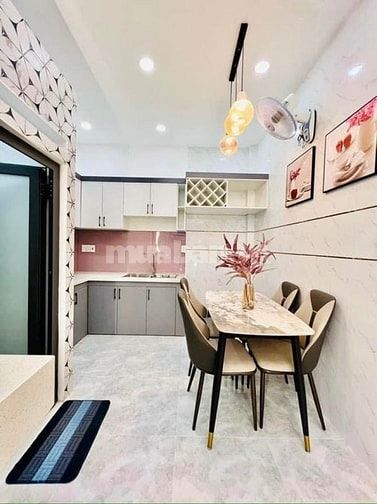 Giá rẻ bất ngờ 2 tỷ 590 có nhà đẹp ngay LTK, P14, Q10. Diện tích 54m2