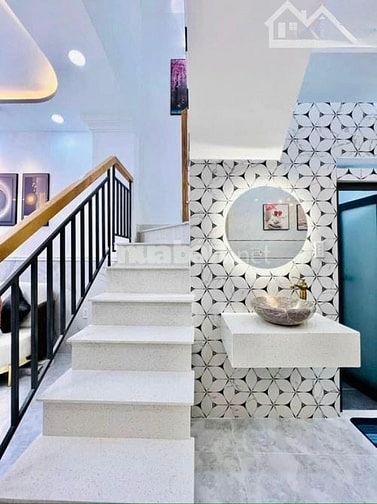 Giá rẻ bất ngờ 2 tỷ 590 có nhà đẹp ngay LTK, P14, Q10. Diện tích 54m2