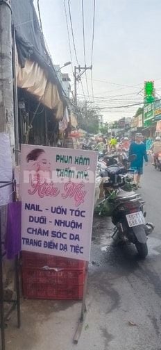 Cần sang tiệm tóc Nail phun xăm tại chợ Linh Trung, tiệm đối diện BHX