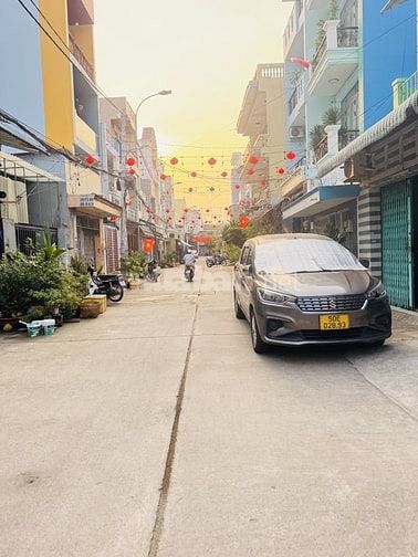 Nhà 3 lầu 2 mặt tiền đường 8m Nguyễn Quý Yêm 4x18 bán 7.9 tỷ TL
