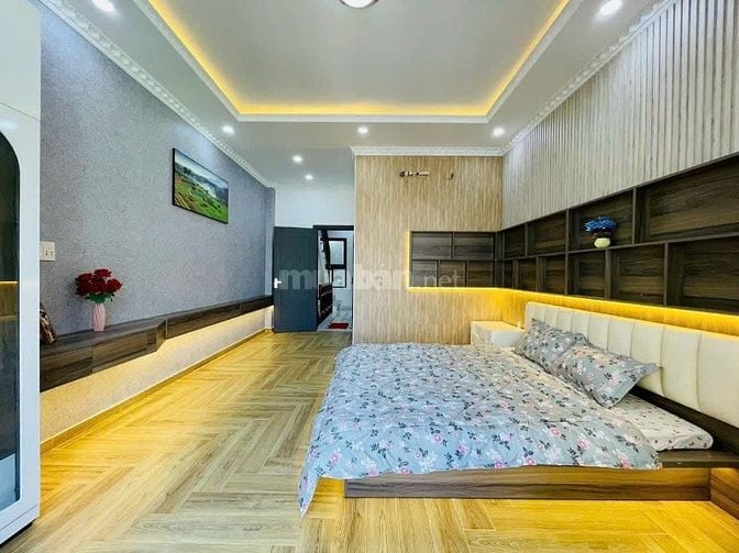 Sang nhượng nhà 80m2 Thành Thái,Q10 xây 4 tầng.Gần THPT Nguyễn Khuyến.