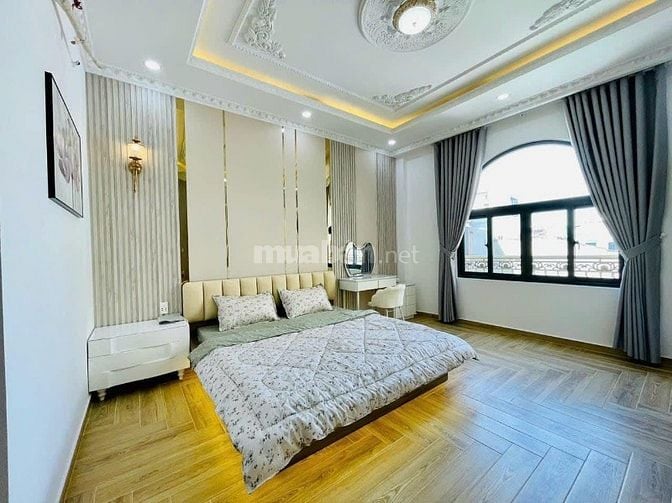 Sang nhượng nhà 80m2 Thành Thái,Q10 xây 4 tầng.Gần THPT Nguyễn Khuyến.