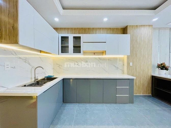 Sang nhượng nhà 80m2 Thành Thái,Q10 xây 4 tầng.Gần THPT Nguyễn Khuyến.