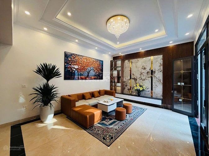cần bán nhà Huỳnh Thúc Kháng,Đống Đa 62m2 6 tầng thang máy 8.9 tỷ
