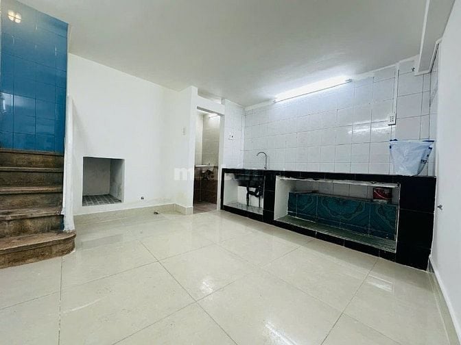 Bán nhà MT Hồng Bàng, P.14, Q.5 DT 3,6x10 Trệt + Lửng