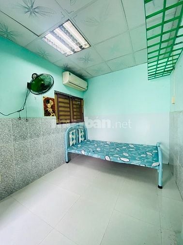 C/C Cho Thuê Phòng Hẻm 290 LÝ THÁI TỔ, Q.3, Có Máy Lạnh, Giá 2.5 Tr/Th