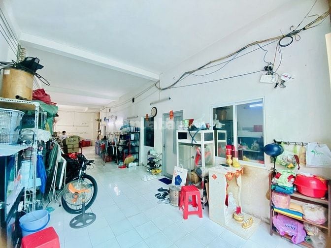 ( Siêu rẻ )Bán nhà đường Âu Cơ, 165m2, 2 lầu, hẻm xe hơi, chỉ 11.2 tỷ.