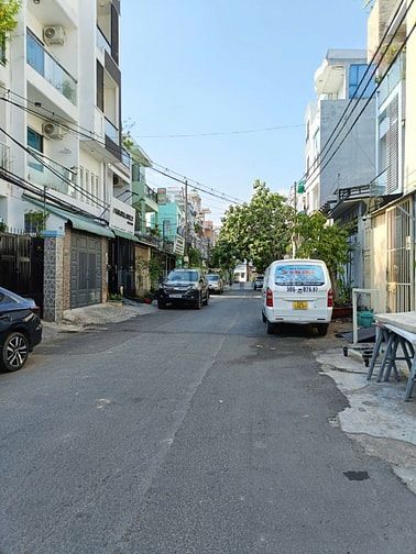 Cô chú lớn tuổi cần bán nhà HXH 10m đường Bùi Đình Tuý, Dt: 8x21m