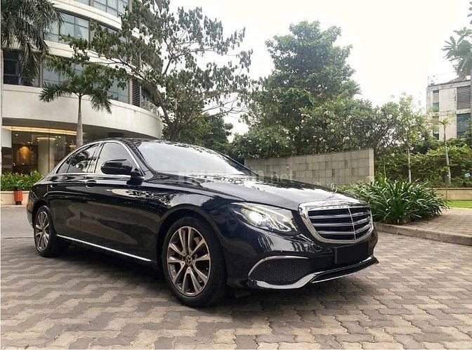 Cần bán xe MERCEDES E200 (2020) - màu Đen, bảo dưỡng đầy đủ định kỳ