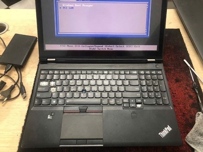 LENOVO THINKPAD P50 E3-1505M/16G/256G/M2000M/15,6" Máy OK