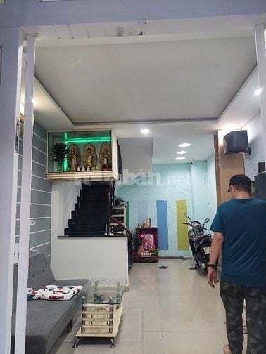 Bán gấp nhà Nguyễn Đình Chiểu, P.4, Q.3, ngay chợ vườn chuối