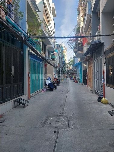 Bán gấp nhà Nguyễn Đình Chiểu, P.4, Q.3, ngay chợ vườn chuối