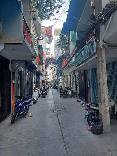 Bán gấp nhà Nguyễn Đình Chiểu, P.4, Q.3, ngay chợ vườn chuối