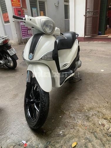 Cần bán xe Piaggio Liberty 125cc màu trắng, xe cực đẹp