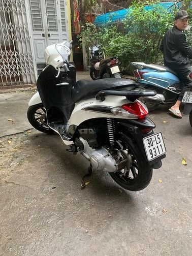 Cần bán xe Piaggio Liberty 125cc màu trắng, xe cực đẹp