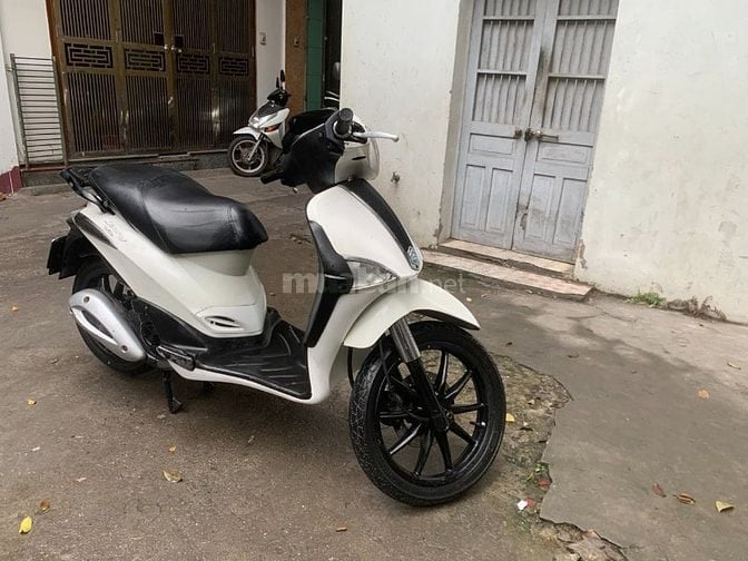 Cần bán xe Piaggio Liberty 125cc màu trắng, xe cực đẹp