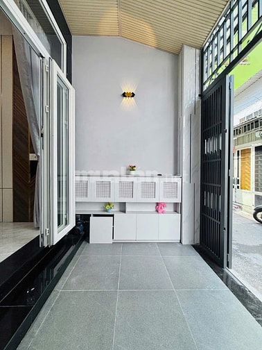 Nhà trệt + 2 Lầu tuyệt đẹp CAO CẤP, hẻm xe hơi sau lưng MT Đường Số 9,