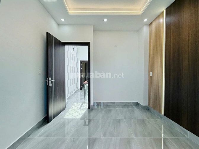 Nhà trệt + 2 Lầu tuyệt đẹp CAO CẤP, hẻm xe hơi sau lưng MT Đường Số 9,