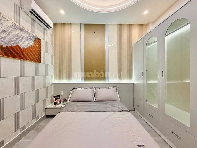 Nhà trệt + 2 Lầu tuyệt đẹp CAO CẤP, hẻm xe hơi sau lưng MT Đường Số 9,