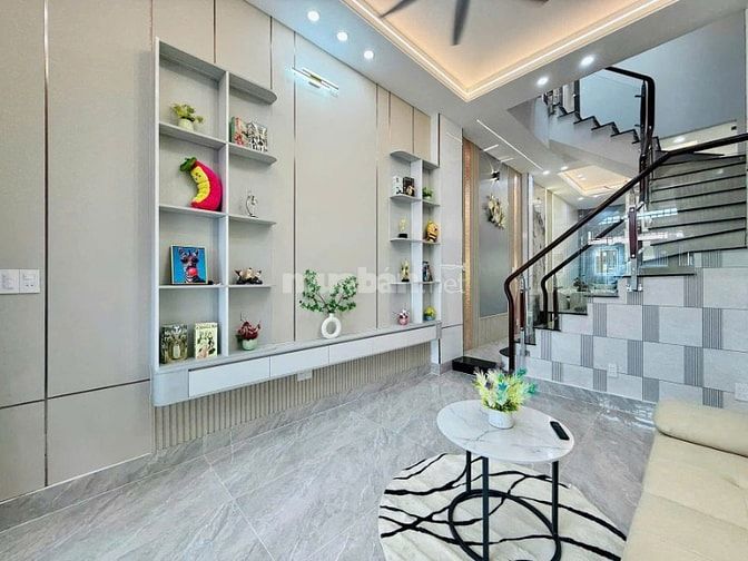 Nhà trệt + 2 Lầu tuyệt đẹp CAO CẤP, hẻm xe hơi sau lưng MT Đường Số 9,