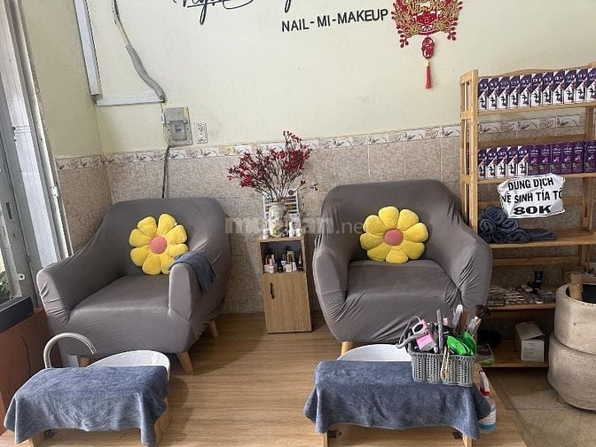 Sang nhượng tiệm nail,gội đầu, trang điểm