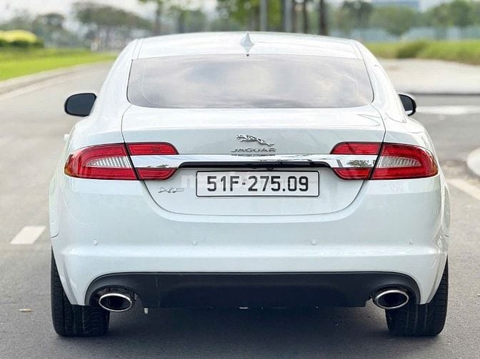 JAGUAR XF 2.0 ( USA ) Premium 2014 • Full Options / Lazang 20inch