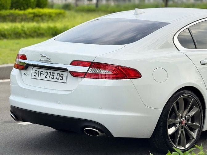 JAGUAR XF 2.0 ( USA ) Premium 2014 • Full Options / Lazang 20inch