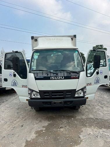 Isuzu QKR270 đời 2020 xe zin bao rút hồ sơ góc