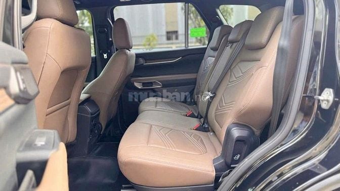 Chính chủ bán xe Ford Everest 2023 Titanium 2.0L 4x2 AT - 45000 km