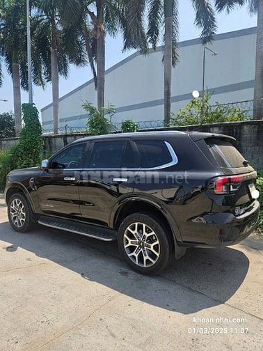 Chính chủ bán xe Ford Everest 2023 Titanium 2.0L 4x2 AT - 45000 km