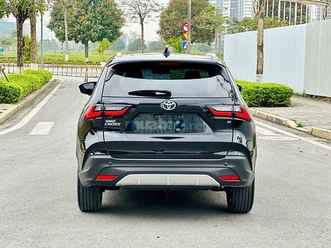 Bán Xe Toyota Cross, Màu Đen, 5 chỗ, SX 2024